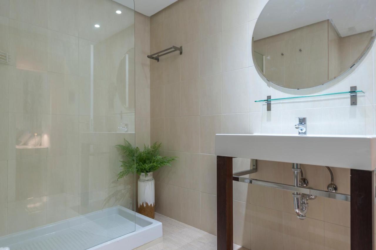 Apartament Plaza De Castilla Iii - Ubicacion Privilegiada Y Estilo Moderno